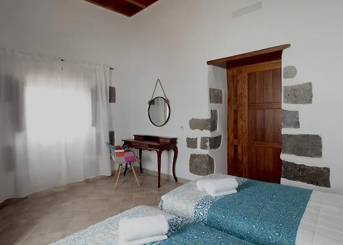 Caserio Leandro I Tías