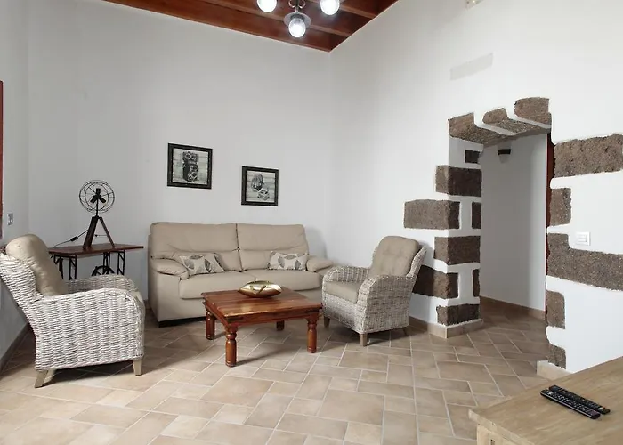 Caserio Leandro I Tías