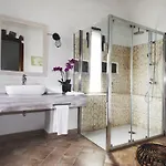 Caserío Leandro I Tías