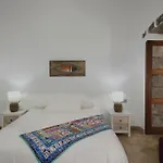 Caserío Leandro I Villa Tías