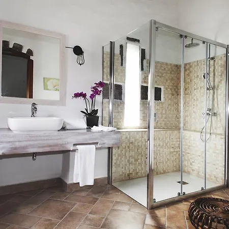 Caserio Leandro I Tías